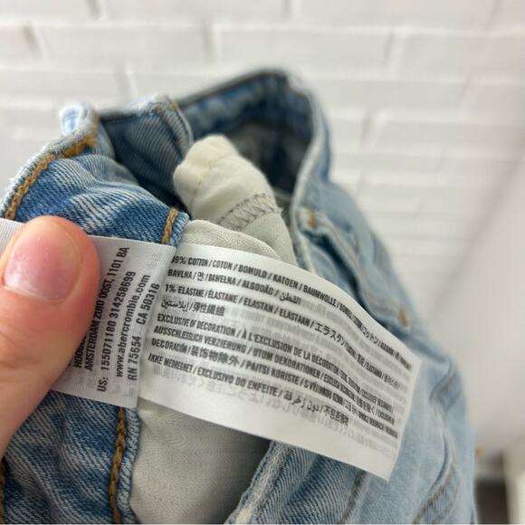 Abercrombie & Fitch Simone High Rise Slim Distressed Jeans Size 26/2 - Picture 2 of 10